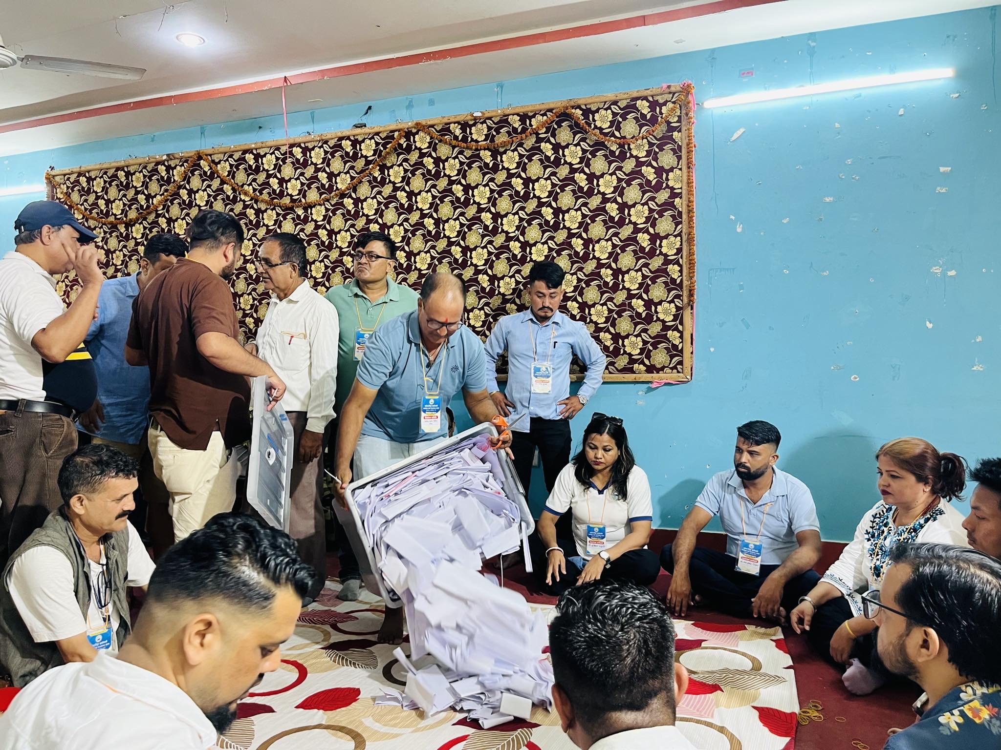 काकरभिट्टा खानेपानी चुनावः सदस्यहरुको ४ सय मत गनियो