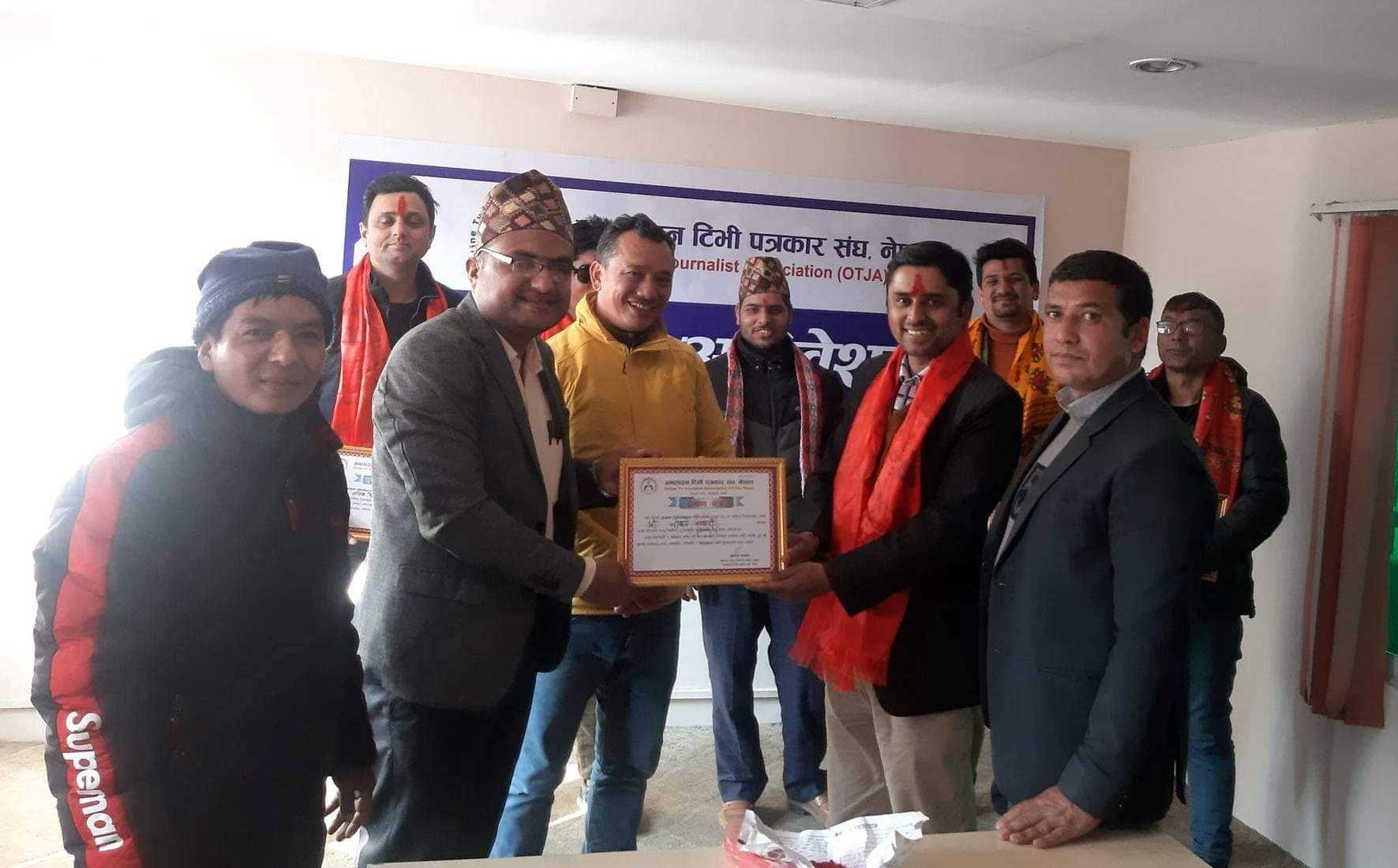 भण्डारीको नेतृत्वमा अनलाइन टीभी पत्रकार सङ्घको नयाँ समिति