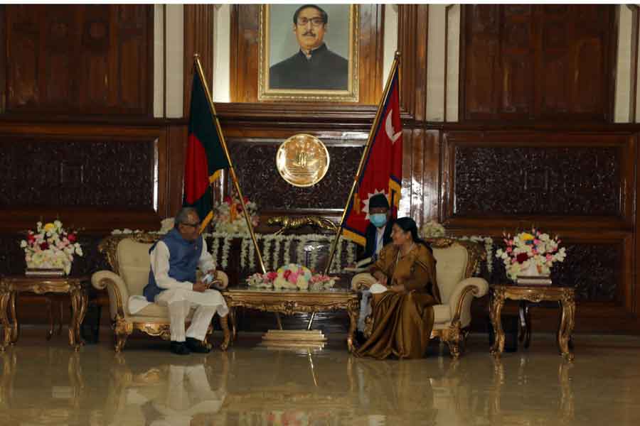 राष्ट्रपति भण्डारी ढाकामा : बङ्गलादेशी मसकक्षीसंग भेटवार्ता