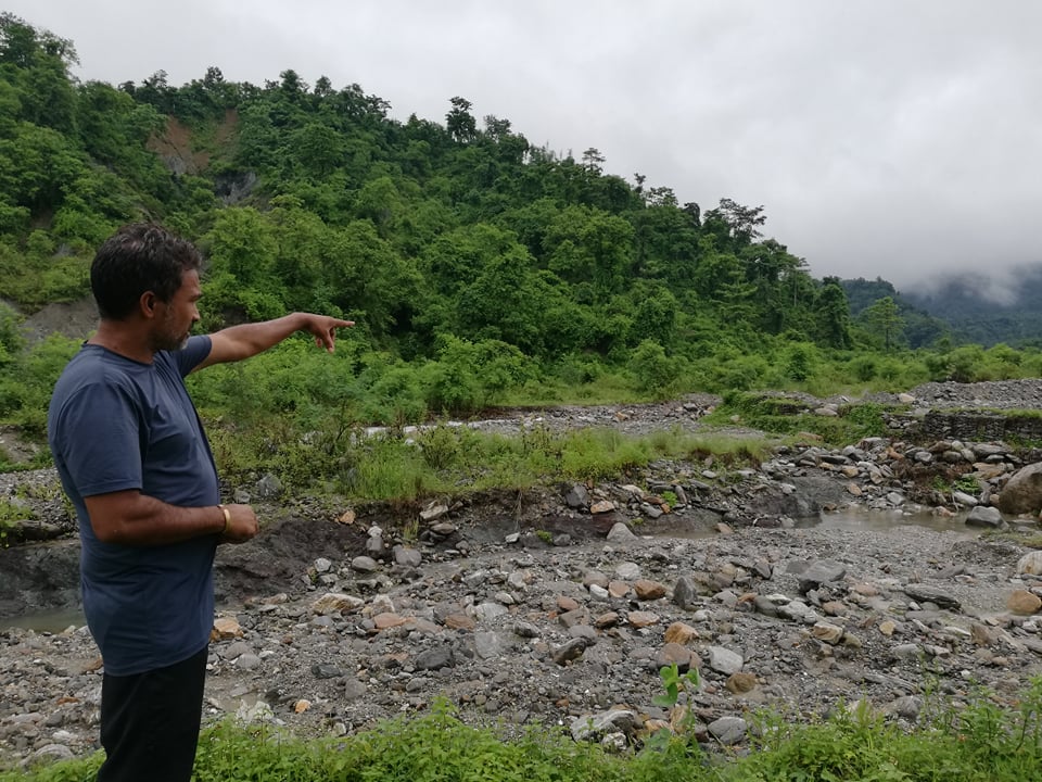 बाढीका कारण मेचीनगरका ११० घर जोखिममा