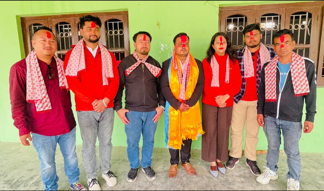 बाहुण्डागीँ जेसीजको पद हस्तान्तरण कार्यक्रममा दुई जना सम्मानित