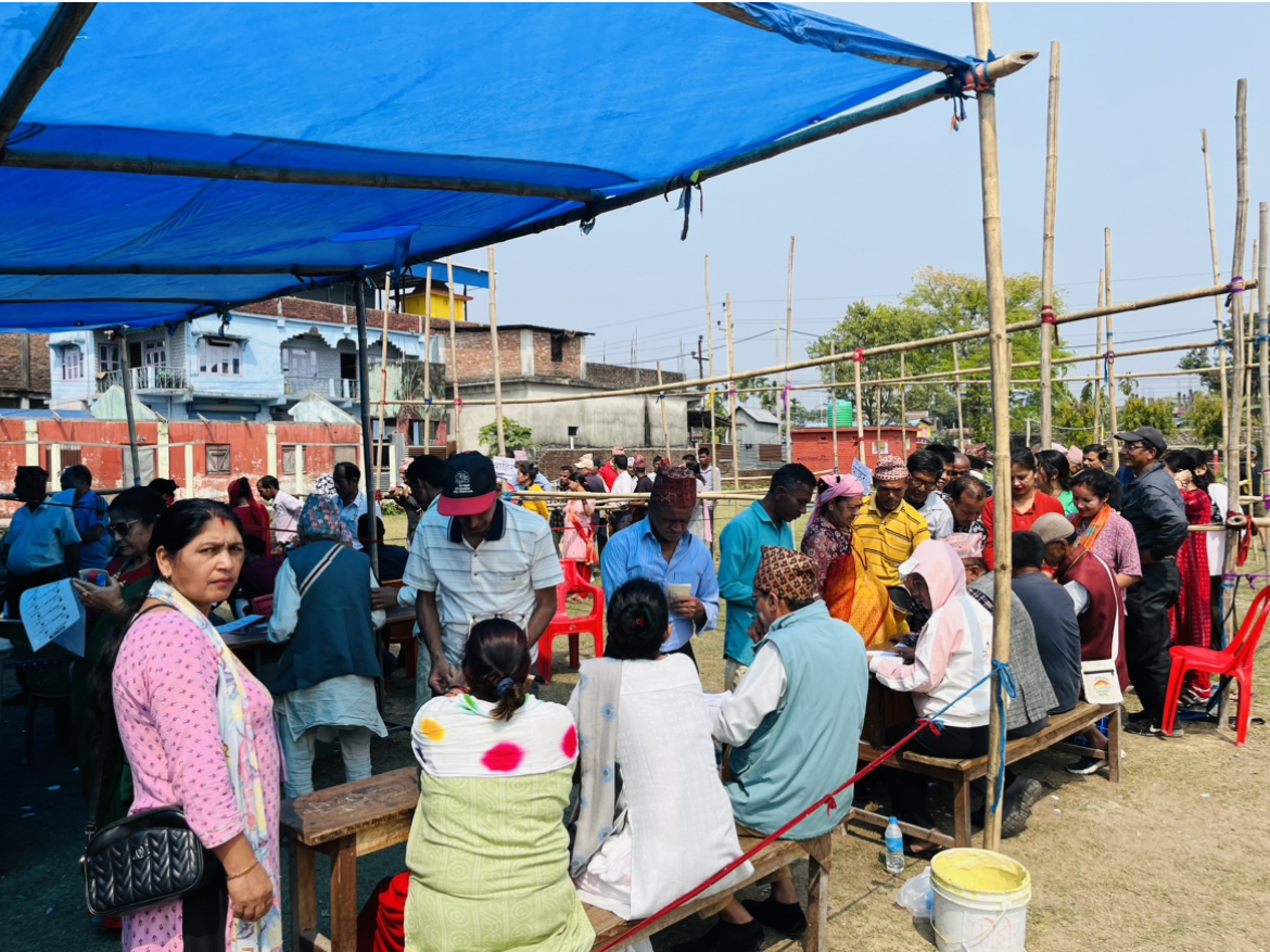 हातेमालाे वनकाे नेतृत्व चयनका लागि मतदान जारी