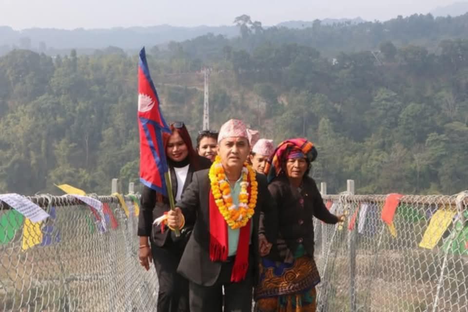 शर्माले गरे कोशी प्रदेशकै लामो झोलुङ्गे पुलको  उदघाटन 
