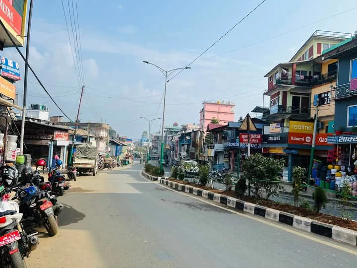 मेची राजमार्ग र तमोर करिडोरमा यातायात ठप्प 