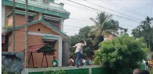 काँग्रेस महामन्त्री शर्माको घर तोडफोड