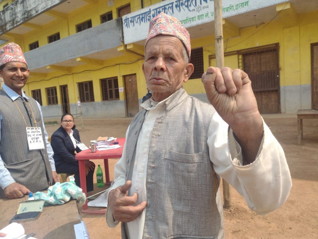 इलाम २ः ६० प्रतिशत मत खस्यो, आजै मतगणना गर्ने तयारी