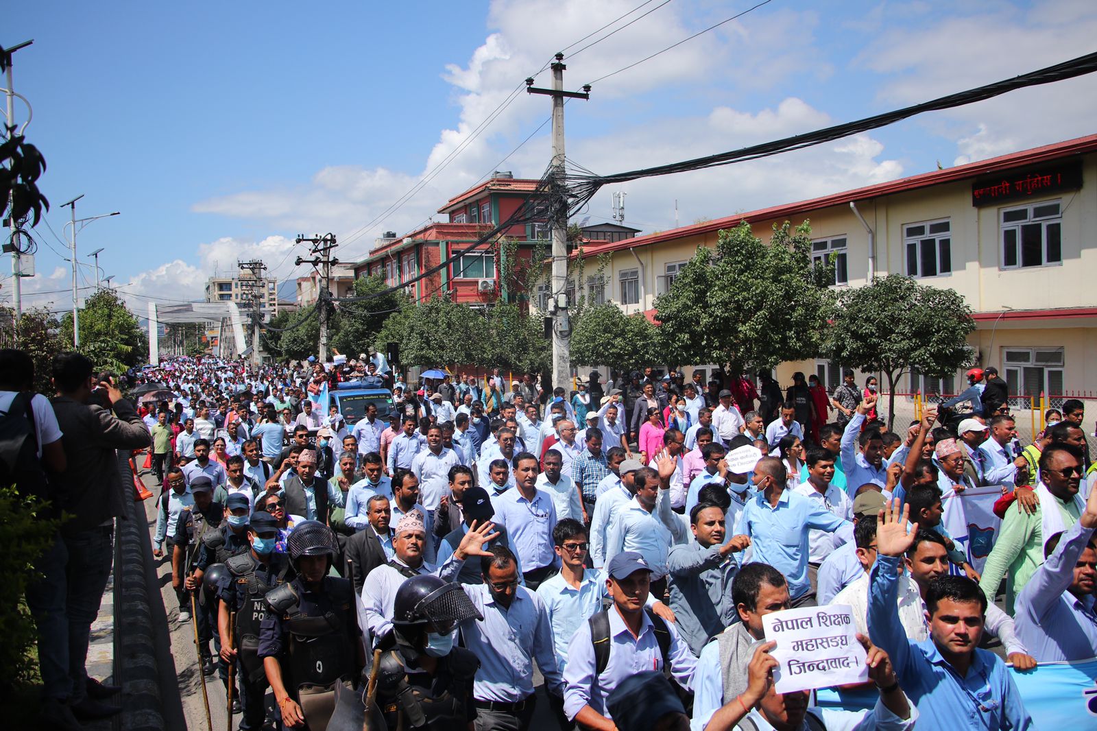 सडकमा शिक्षकः सरकारसंगको वार्ता सफल भएन, आन्दोलन जारी