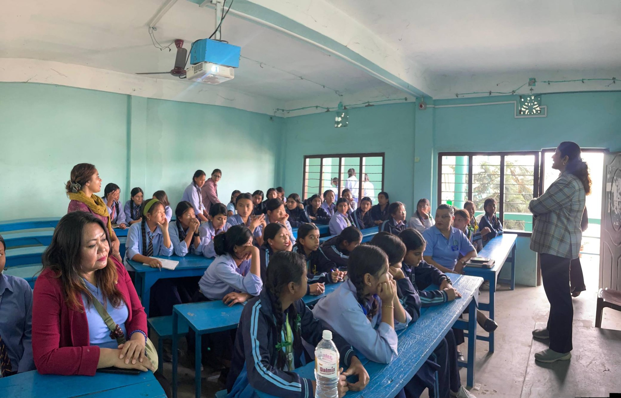 ‘महिनावारीमा पोषणको महत्व’ बुझाउँदै रोटरी क्लव अफ मेचीनगर