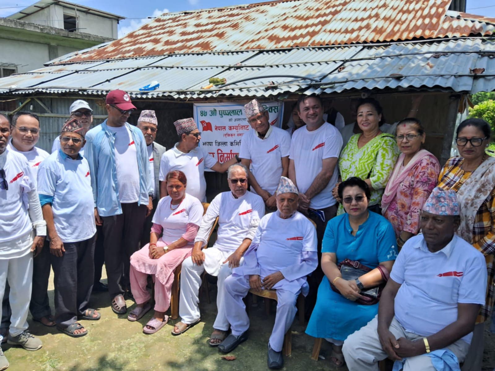 नेकपा एस झापाद्वारा विपन्न परिवारको घर निर्माणको अभियान सुरु