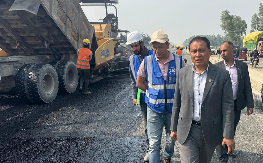 मन्त्री घिसिङद्धारा एसियन हाइवेको स्थलगत निरिक्षण