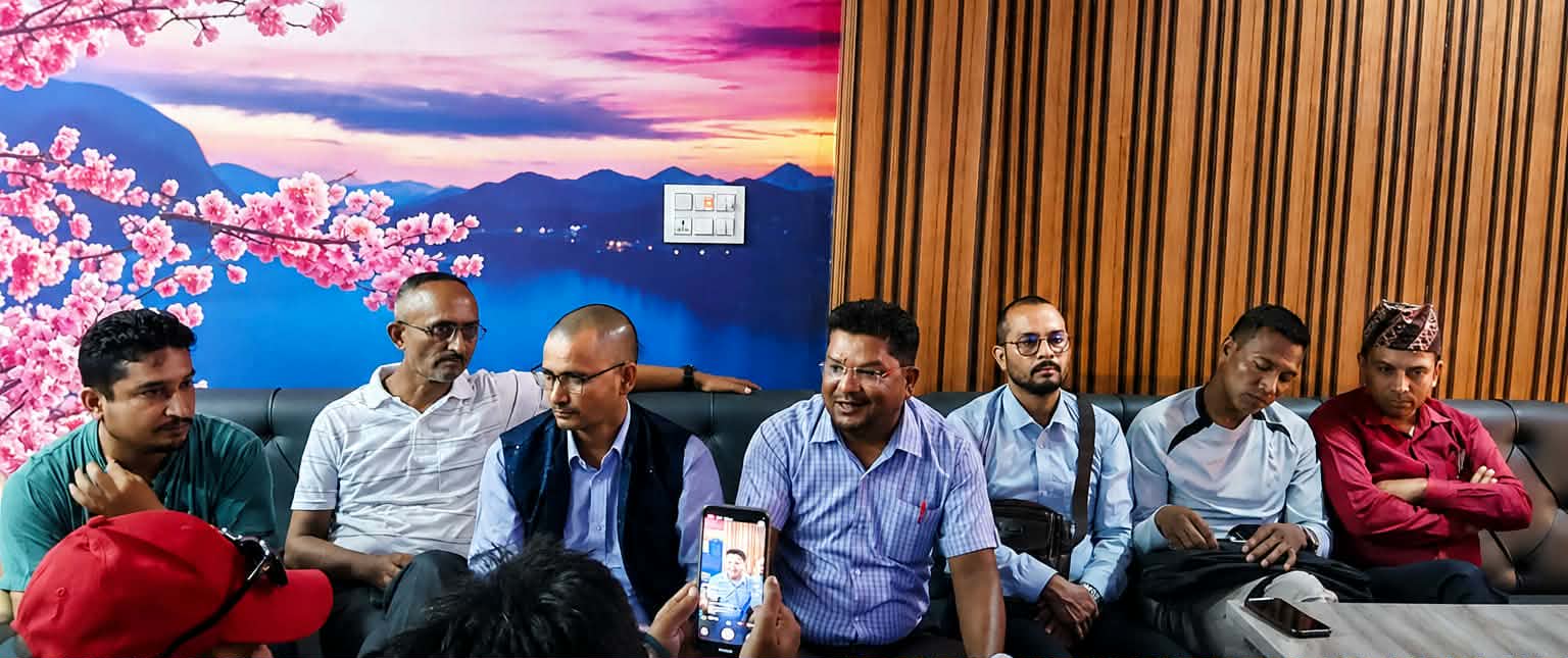 मेचीनगरका नीजि विद्यालयले बैशाखको शुल्क लिने