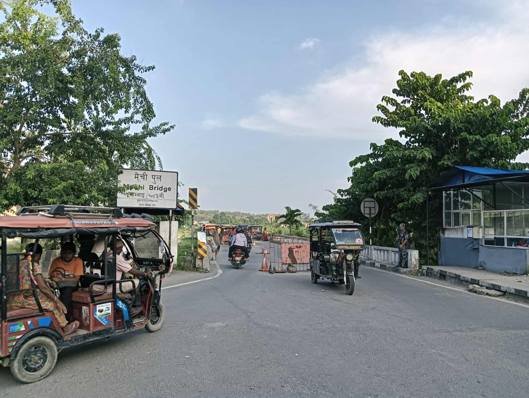 सहज बन्दै पुर्वी नाका, भन्सारले दिन थाल्यो सेवा
