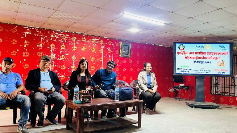 रोटरी क्लव अफ मेचीनगरले बुझायो ‘छात्रालाई महिनावारीमा पोषणको महत्व’