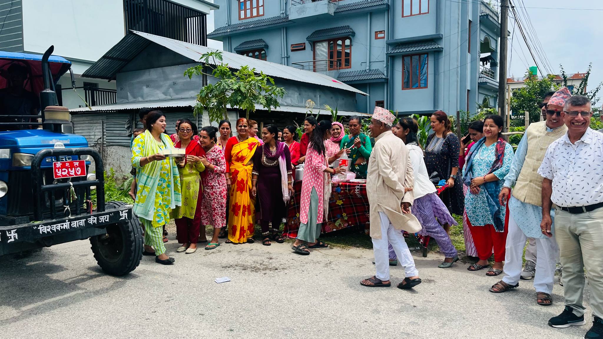 अक्षय तृतियामा भाष्करज्योति हरिकीर्तन समाजद्वारा सातु र सर्वत वितरण