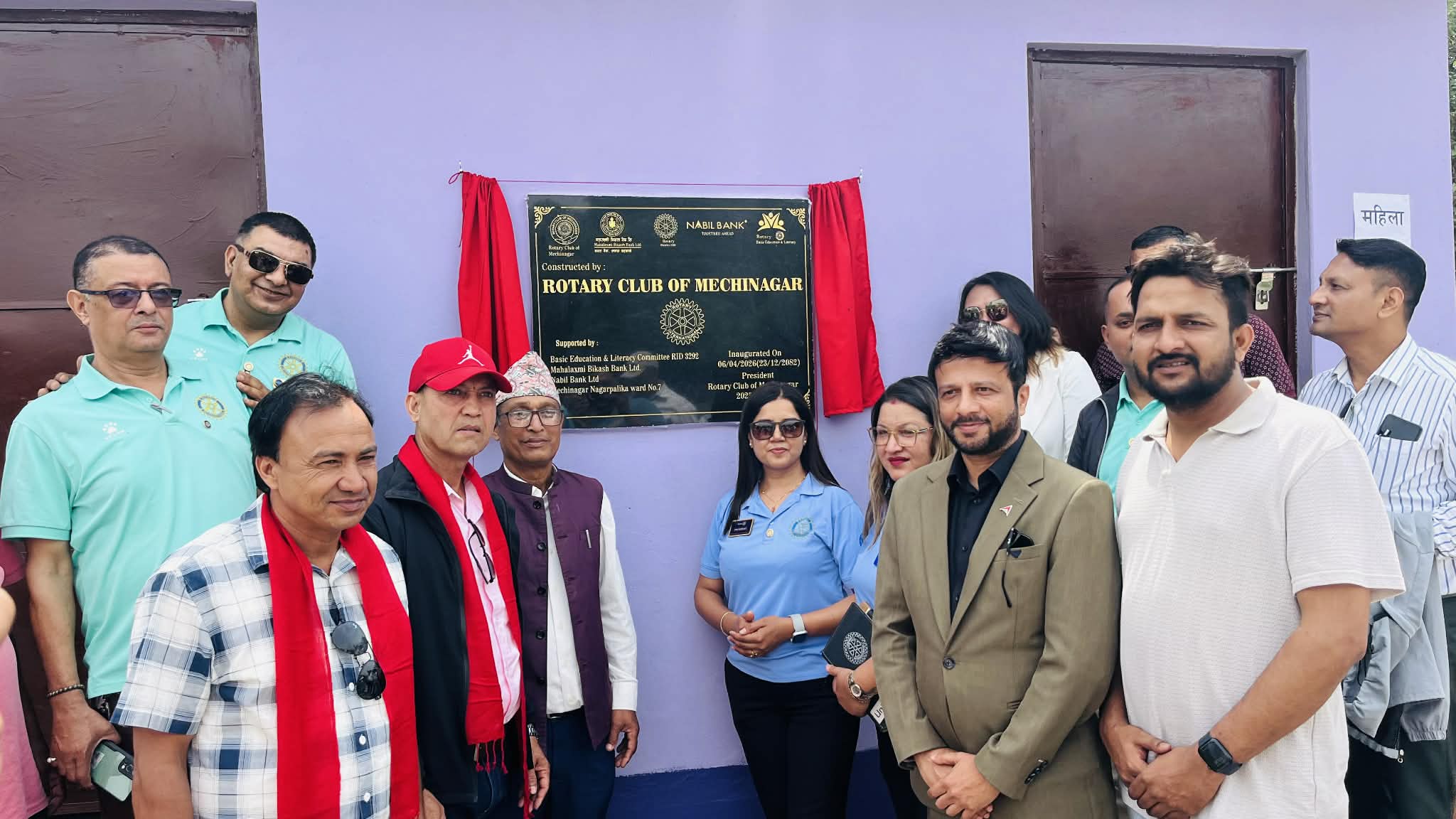 रोटरी क्लव अफ मेचीनगरले विद्यालयमा बनाइदियो शौचालय