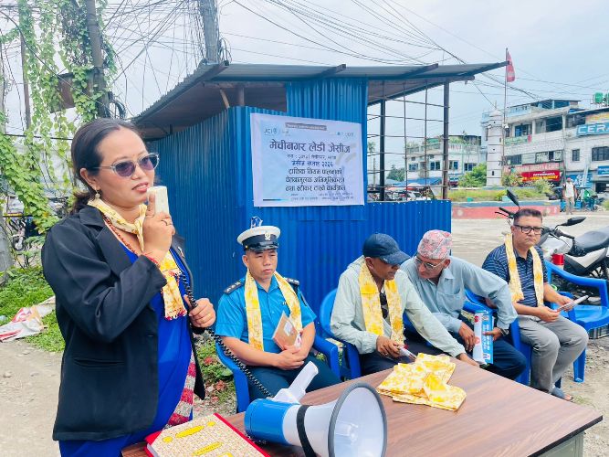 ट्याम्पो चालकलाई ट्राफिक नियम सम्बन्धी सचेतना