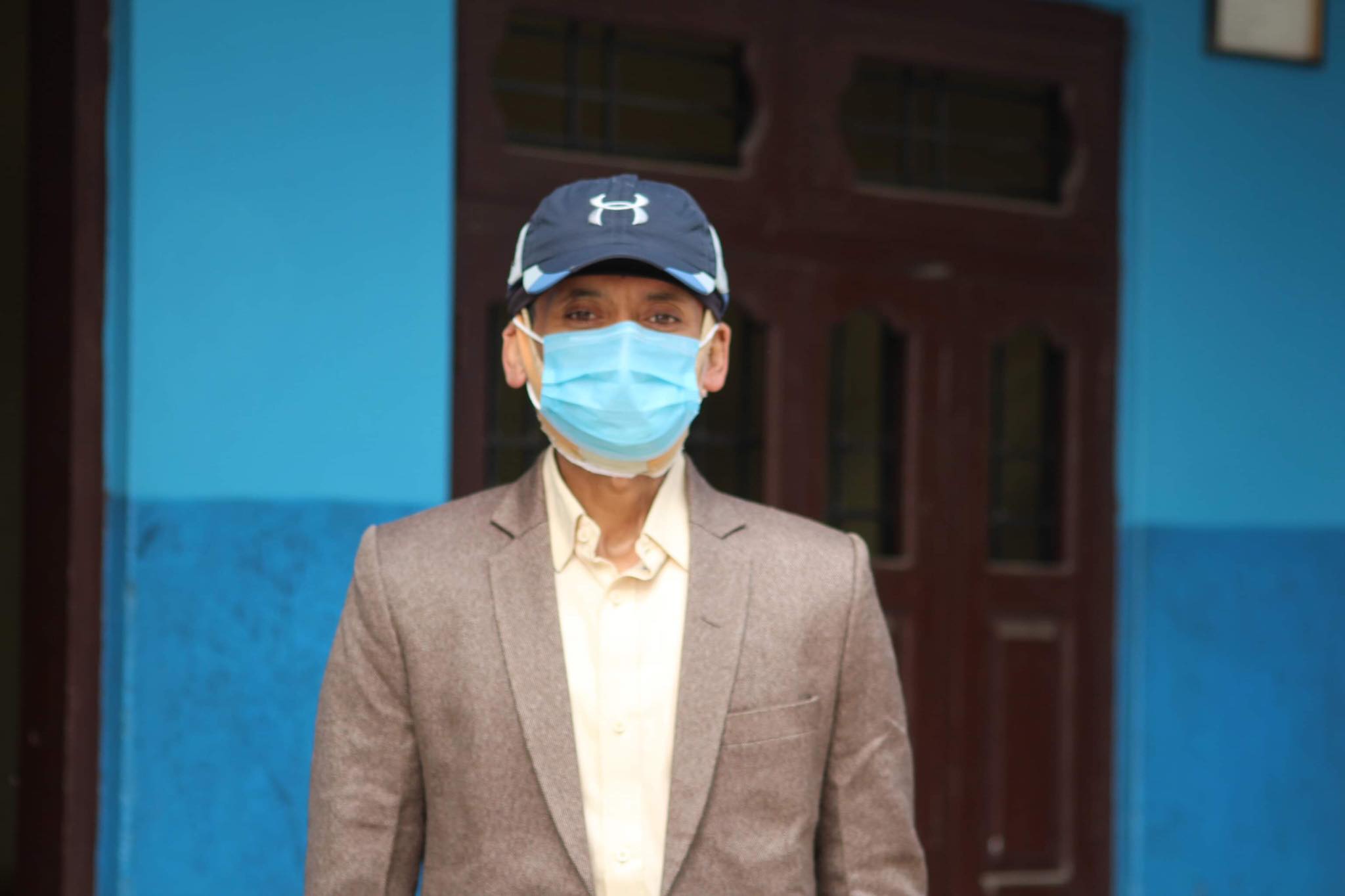 गालामा क्यान्सर बोकेर चुनावी प्रचारमा हिंडिरहें