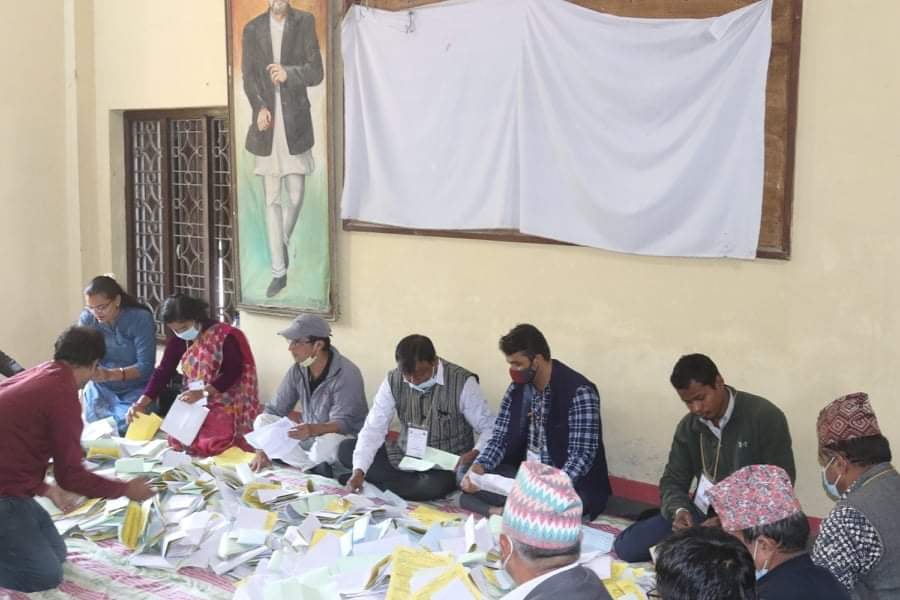 काँग्रेस प्रदेश १ अपडेट : १२०० मत गणना हुँदा घिमिरेलाई ४५ को अग्रता (पदाधिकारीको मत सहित)