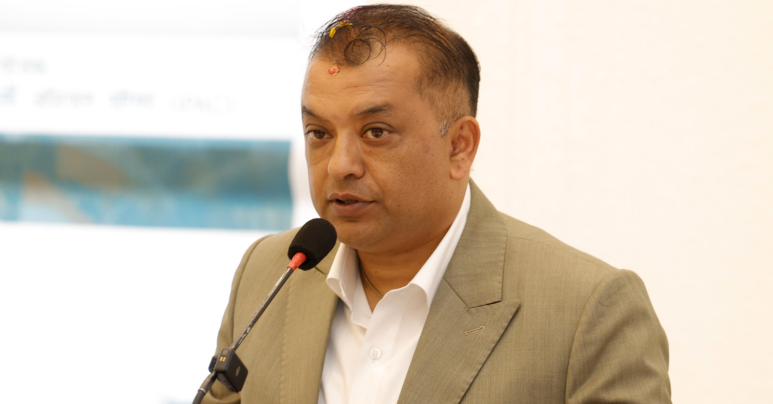 संघर्ष, समर्थन र गगन !